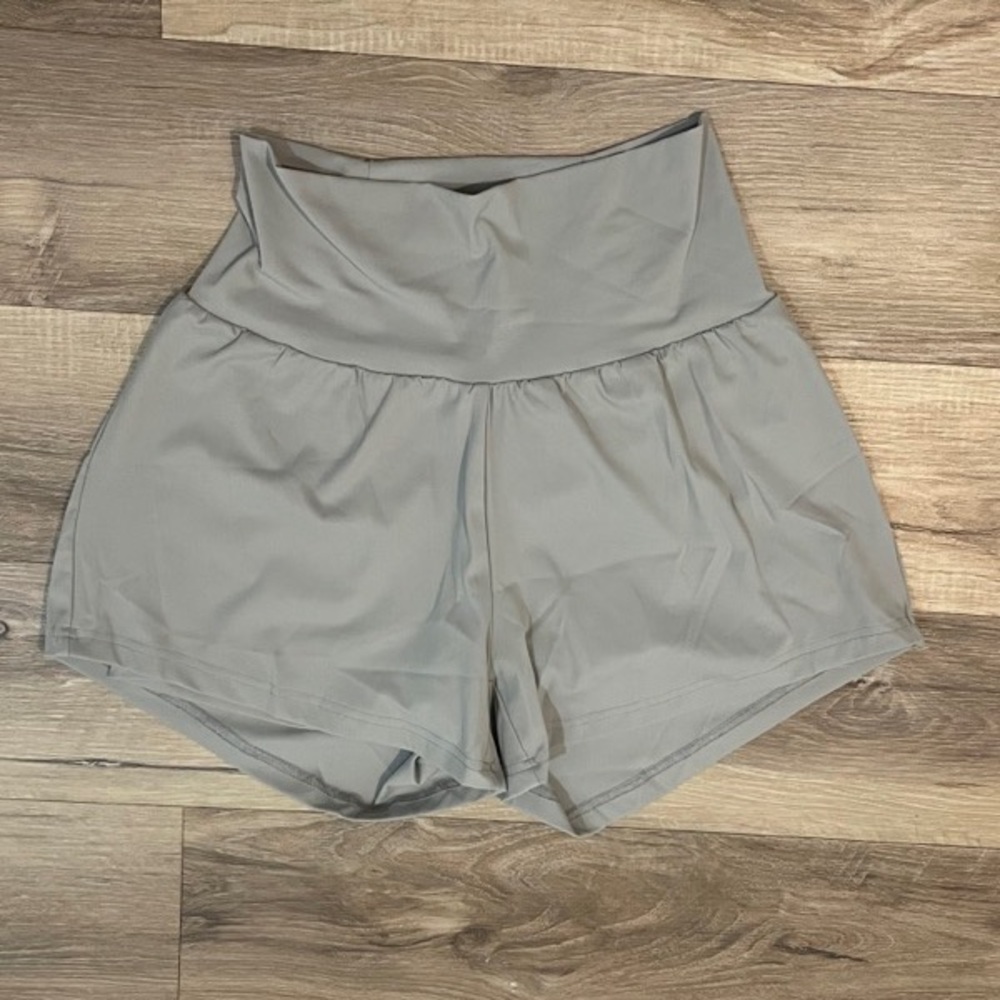 light weight grey high waisted shorts from "halara"🤍🤍 - Picture 2 of 6